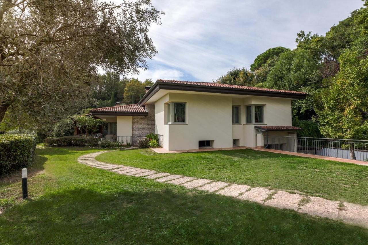Tullia Villa